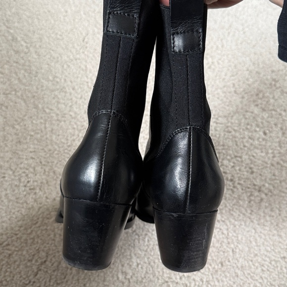 Everlane Wild Western Boot in Black 8 - Picture 7 of 11